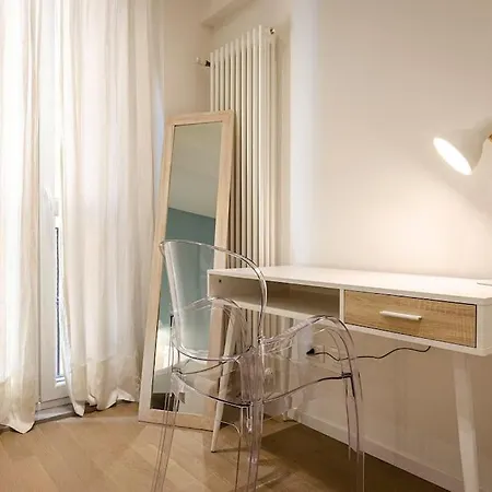 Del Riccio Home, In The Heart Of The بولونيا